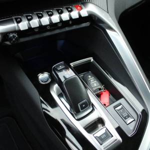 Peugeot 3008 1.5 HDi AUTOMATIK *LED, NAVIGACIJA, KAMERA*