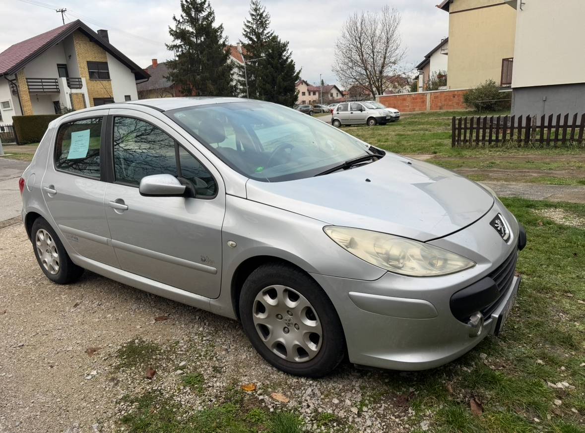 Peugeot 307 SW, Benzin-LPG (atest 4/2028.), četiri rezervne felge