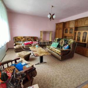 Pisarovina/Bratina Obiteljska katnica 570 m2 sa 3.300 m2 zemljišta