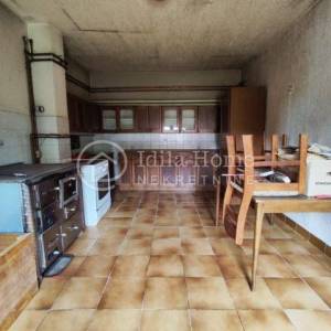 Pisarovina/Bratina Obiteljska katnica 570 m2 sa 3.300 m2 zemljišta