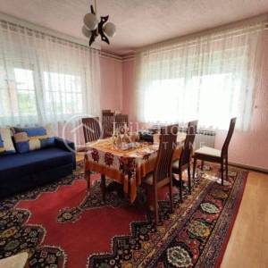 Pisarovina/Bratina Obiteljska katnica 570 m2 sa 3.300 m2 zemljišta