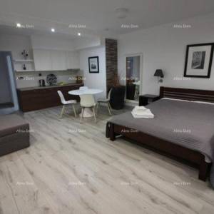 Pješčana Uvala, Vila s apartmanima blizu mora