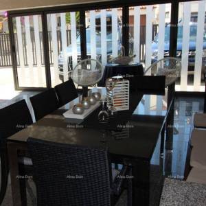 Pješčana Uvala, Vila s apartmanima blizu mora