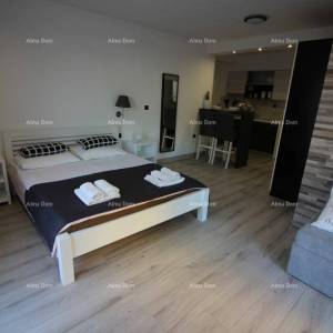 Pješčana Uvala, Vila s apartmanima blizu mora
