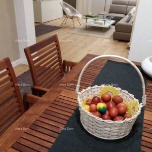 Pješčana Uvala, Vila s apartmanima blizu mora