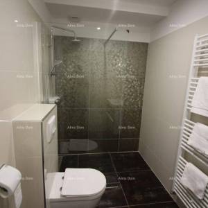 Pješčana Uvala, Vila s apartmanima blizu mora