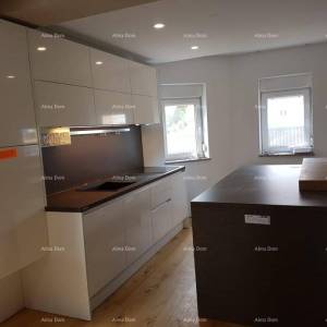 Pješčana Uvala, Vila s apartmanima blizu mora