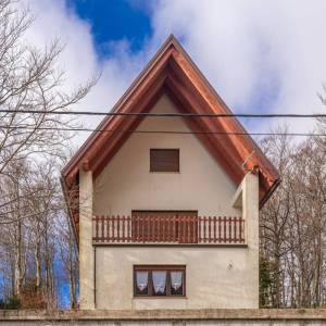 PLATAK - Kuća okružena prirodom