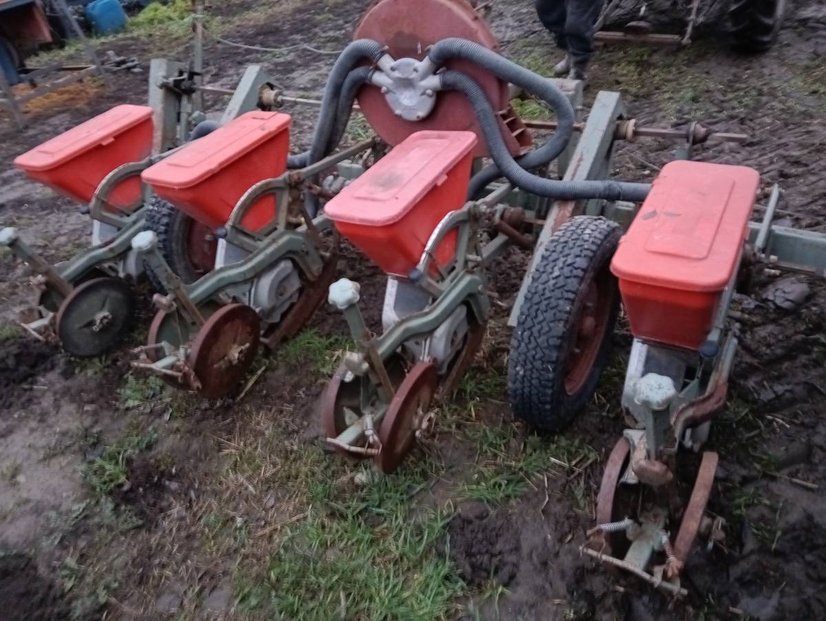 Pneumatska sijačica olt psk 4 reda