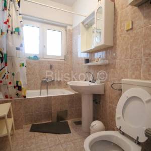 Podstrana, prodaja kuća, 4 jedinice, garaža, 2.red