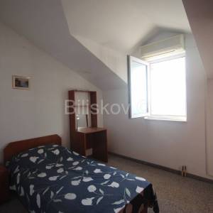 Podstrana, prodaja kuća, 4 jedinice, garaža, 2.red