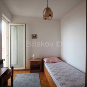 Podstrana, prodaja kuća, 4 jedinice, garaža, 2.red