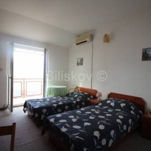 Podstrana, prodaja kuća, 4 jedinice, garaža, 2.red