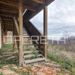 Poljanica okićka, Zgrada, 1,00 EUR