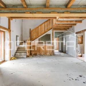 Poljanica okićka, Zgrada, 690.000,00 EUR