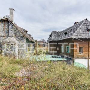 Poljanica okićka, Zgrada, 1,00 EUR