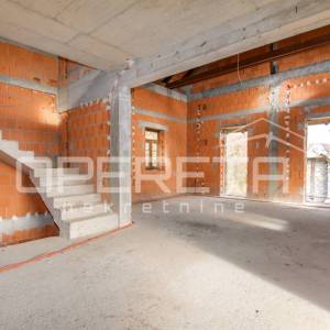 Poljanica okićka, Zgrada, 690.000,00 EUR