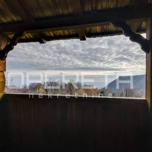 Poljanica okićka, Zgrada, 1,00 EUR