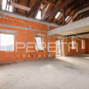 Poljanica okićka, Zgrada, 1,00 EUR