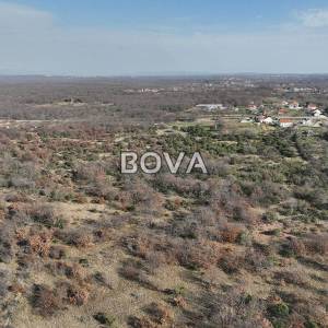 Poljoprivredno zemljište 23779m2 – Poljica Brig *Blizina Nina* (ID-2532/E)