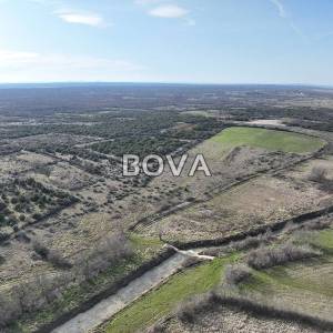 Poljoprivredno zemljište 20604m2 – Žerava *Blizina Nina* (ID-2531/E)