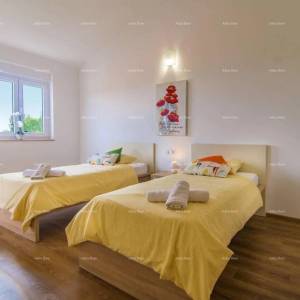 Pomer. Kuća samostojeća s bazenom!