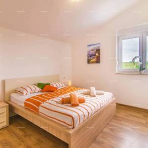 Pomer. Kuća samostojeća s bazenom!