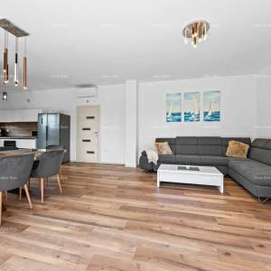 Pomer. Nova samostojeća prizemnica sa bazenom.