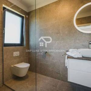 Poreč Luksuzna vila 220m2 s bazenom 2km od mora