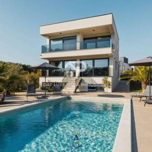 Poreč Luksuzna vila 220m2 s bazenom 2km od mora