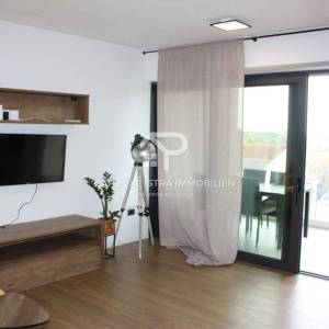 Poreč Moderan stan 53 m2 s pogledom na more - dugoročni najam