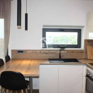 Poreč Moderan stan 53 m2 s pogledom na more - dugoročni najam