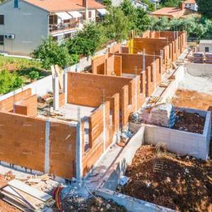 POREČ - Moderna dvojna kuća s vlastitim zelenilom (Kuća B)