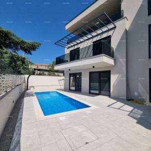 POREČ  TAR !!  Luksuzni dvoetažni stan s bazenom !S1