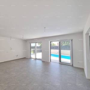 POREČ  TAR !!  Luksuzni dvoetažni stan s bazenom !S1