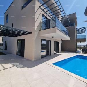 POREČ  TAR !!  Luksuzni dvoetažni stan s bazenom !S1