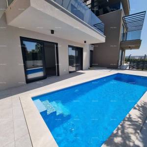 POREČ  TAR !!  Luksuzni dvoetažni stan s bazenom !S1