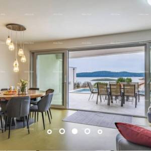 Predivna vila sa pogledom na more. Pomer.