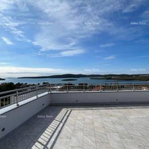 Predivna vila sa pogledom na more. Pomer.