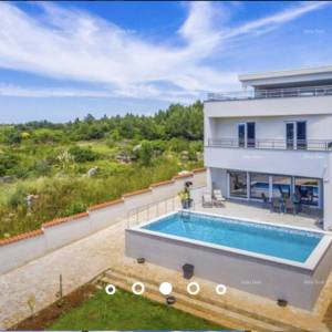 Predivna vila sa pogledom na more. Pomer.