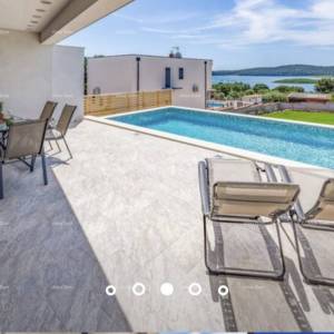 Predivna vila sa pogledom na more. Pomer.