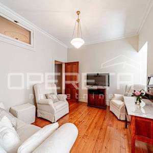 Prekrasna kamena kuća u centru Blata s garažom i velikim dvorištem