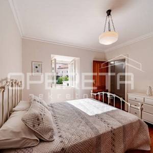 Prekrasna kamena kuća u centru Blata s garažom i velikim dvorištem