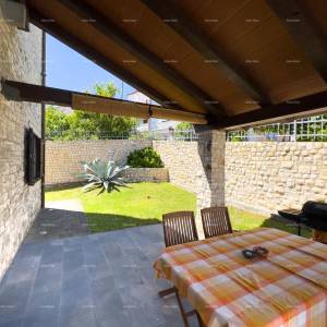 Prekrasna kuća s bazenom u Puli,  idealna za obitelj ili investiciju