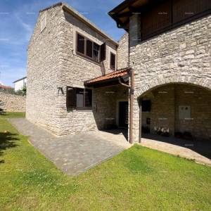 Prekrasna kuća s bazenom u Puli,  idealna za obitelj ili investiciju