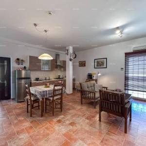 Prekrasna kuća s bazenom u Puli,  idealna za obitelj ili investiciju