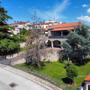 Prekrasna kuća s bazenom u Puli,  idealna za obitelj ili investiciju