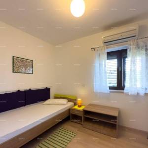 Prekrasna kuća s bazenom u Puli,  idealna za obitelj ili investiciju