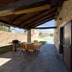 Prekrasna kuća s bazenom u Puli,  idealna za obitelj ili investiciju