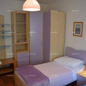 Prekrasna kuća sa bazenom! POREČ